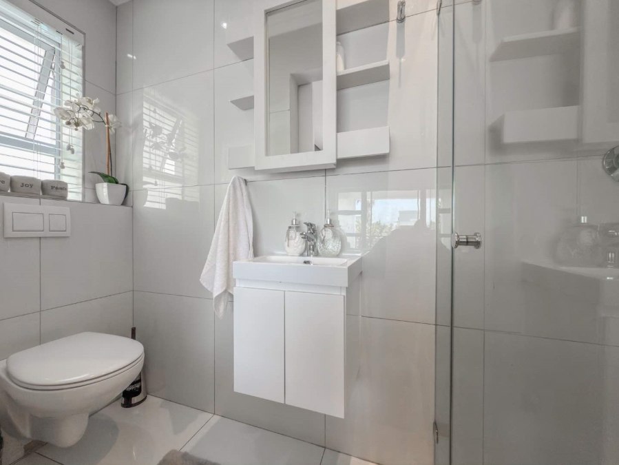 5 Bedroom Property for Sale in Sunset Beach Western Cape